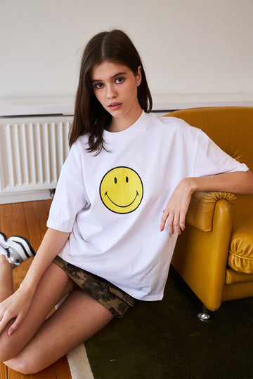 UNISEX Smiley Originals White 100% Supima Cotton Oversized T-shirt