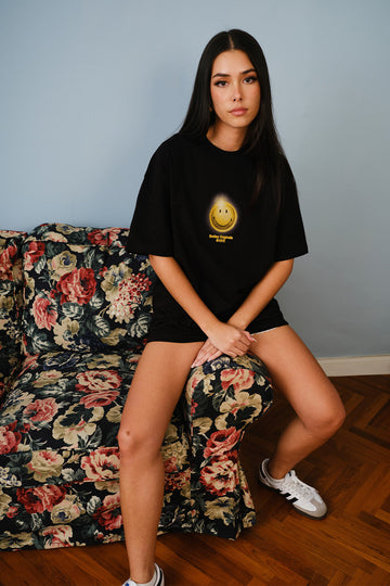 UNISEX Smiley Lost In The Beat Oversized T-shirt