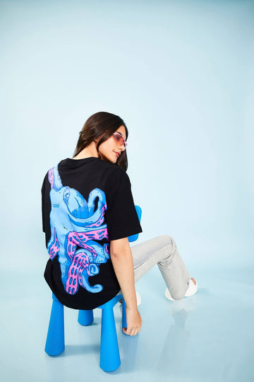 UNISEX Takeover Oversized T-Shirt